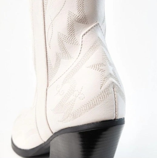 PREVENTA STAR BOOTS WHITE