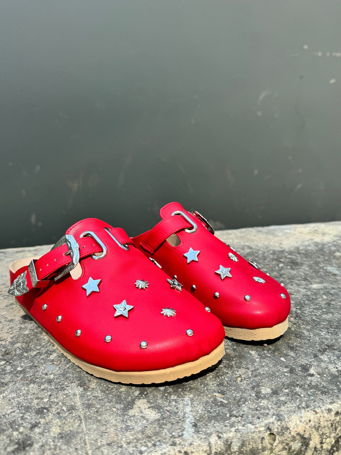 CLOGS ROJOS